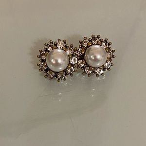 Kate Spade Pearl earrings